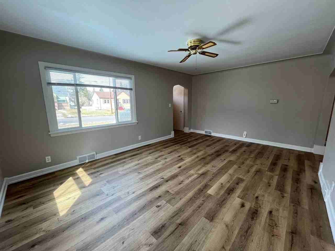9318 Zimmerly Ave - Photo 5 of 35