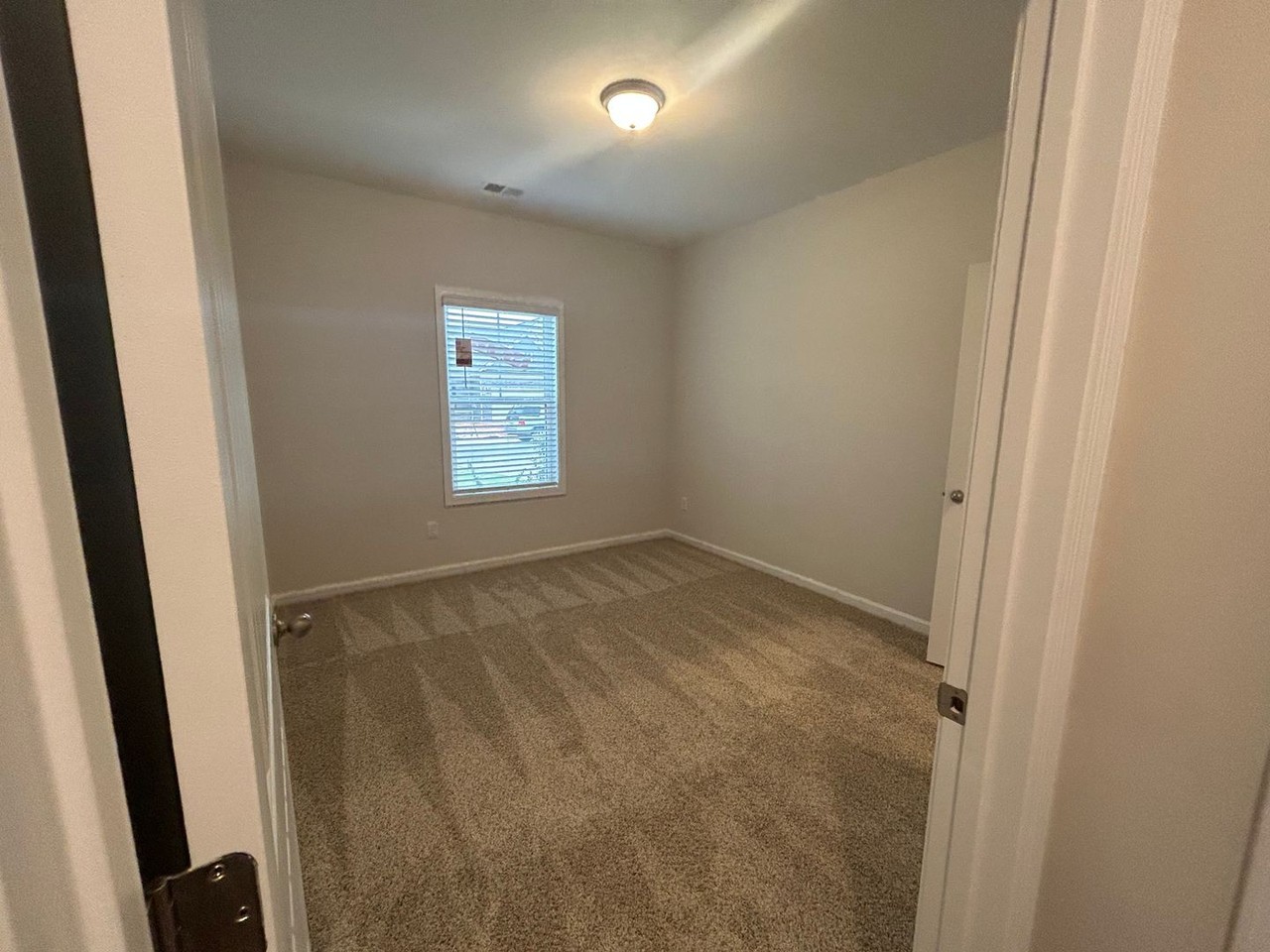 975 Manitou Cir - Photo 2 of 12