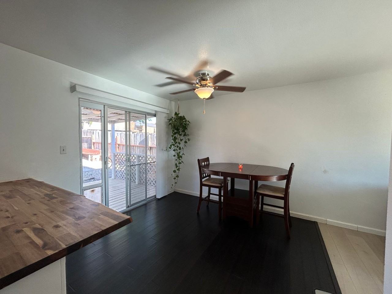 136 Flying Cloud Dr - Photo 3 of 14