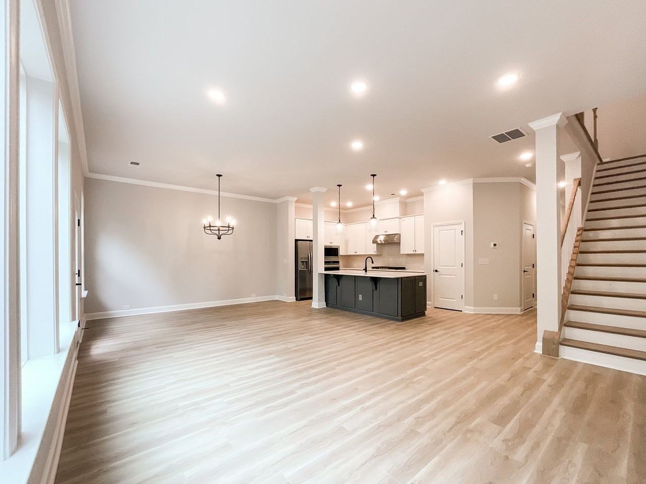 8229 Houser St - Photo 4 of 50