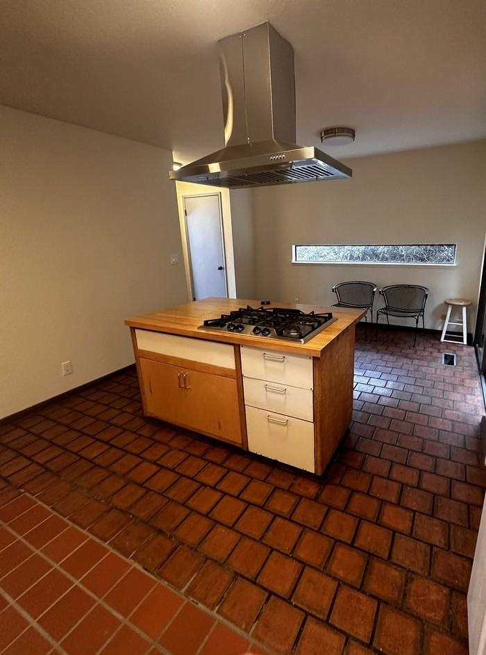 1029 Keith Ave - Photo 2 of 14