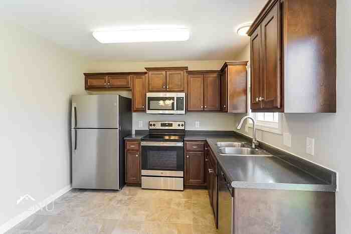 335 Gallop Ln - Photo 3 of 17