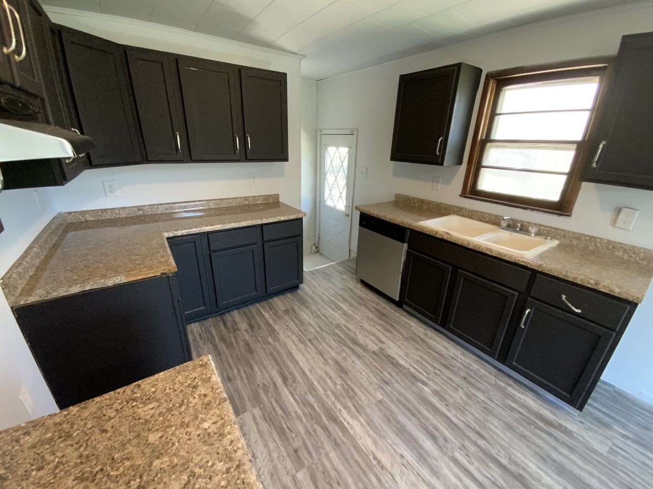 921 Martin St #NA - Photo 6 of 18