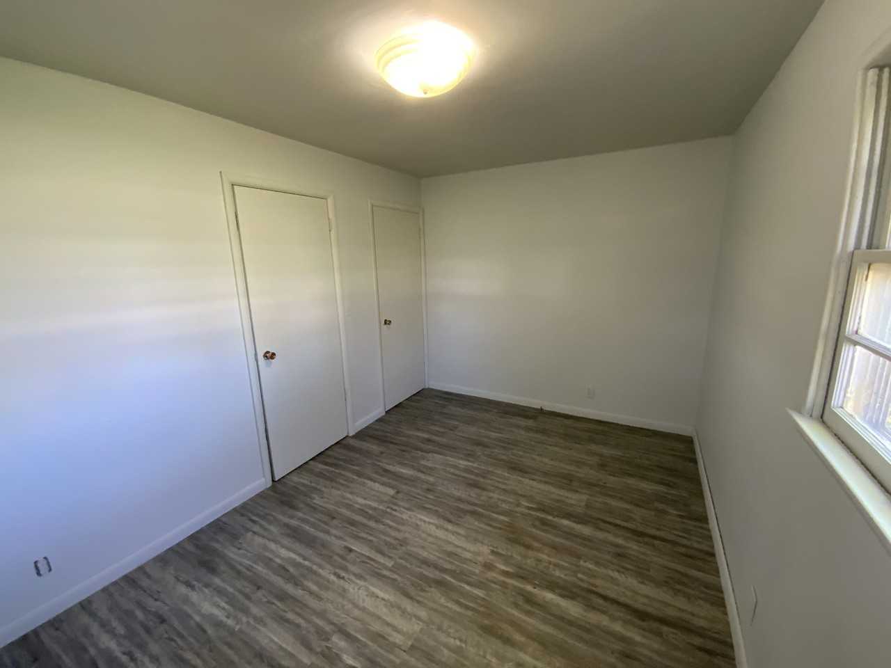 921 Martin St #NA - Photo 7 of 18