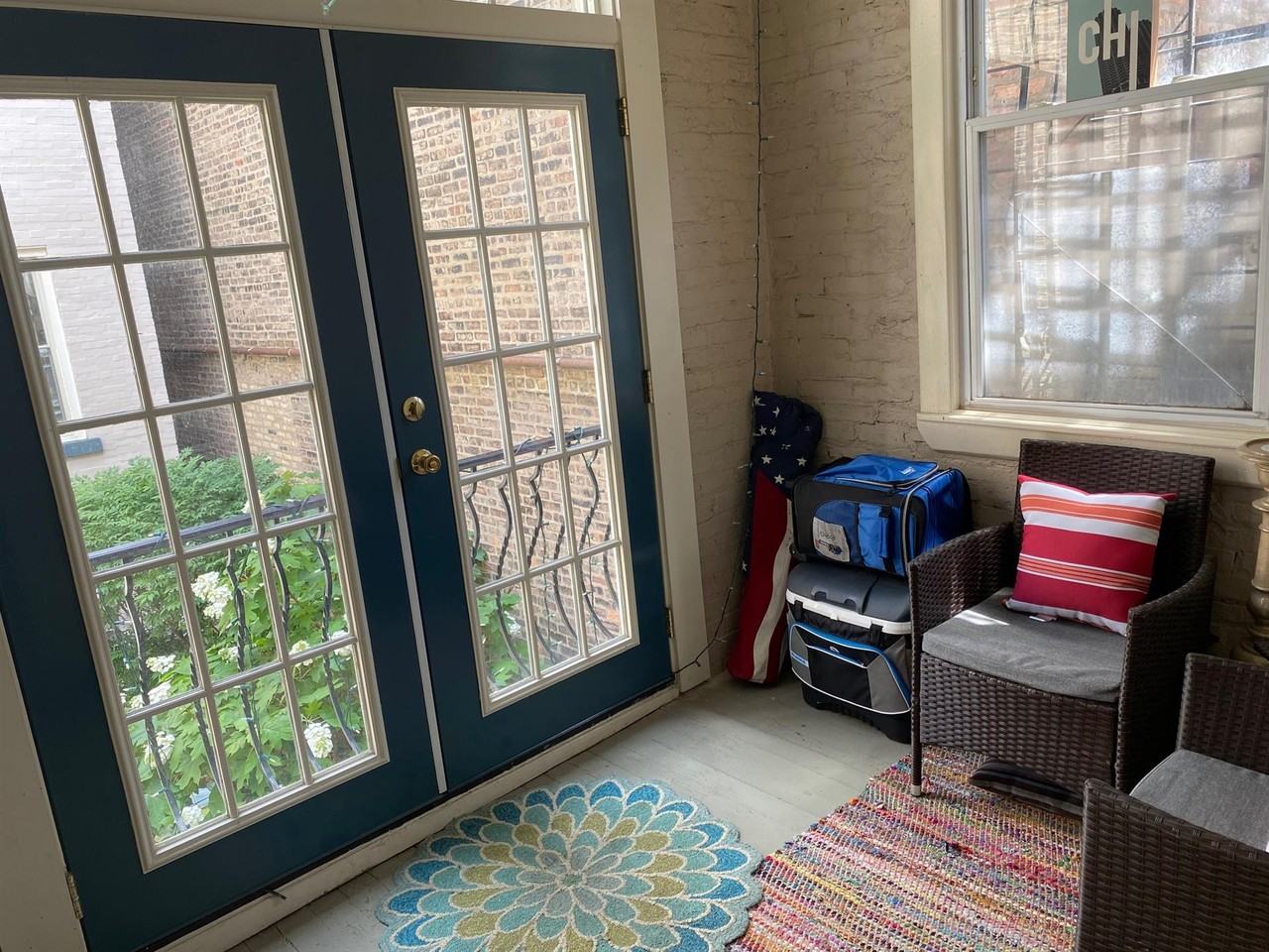 1082 N Marshfield Ave #2R - Photo 2 of 22