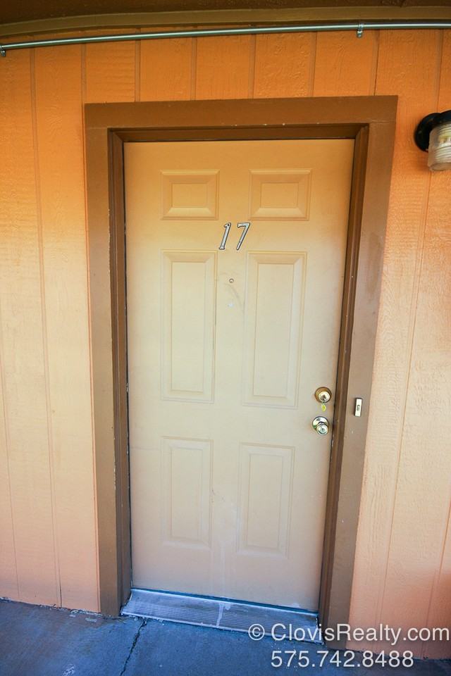 1920 W 21st St #17 - Photo 2 of 11