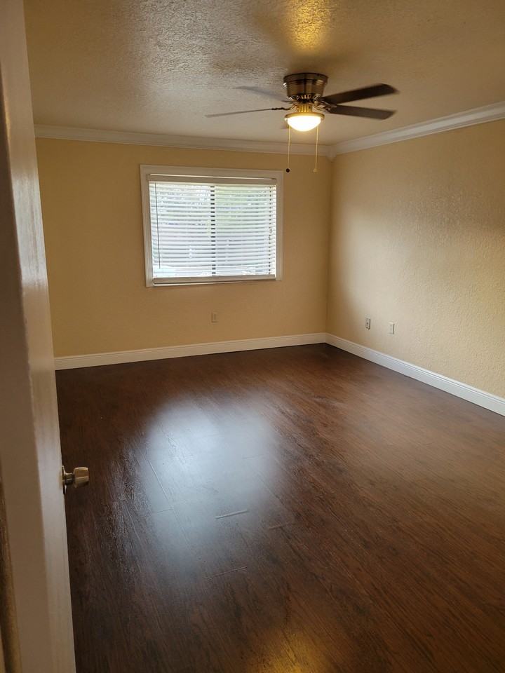 631 Northlake Boulevard #631 - Photo 7 of 10