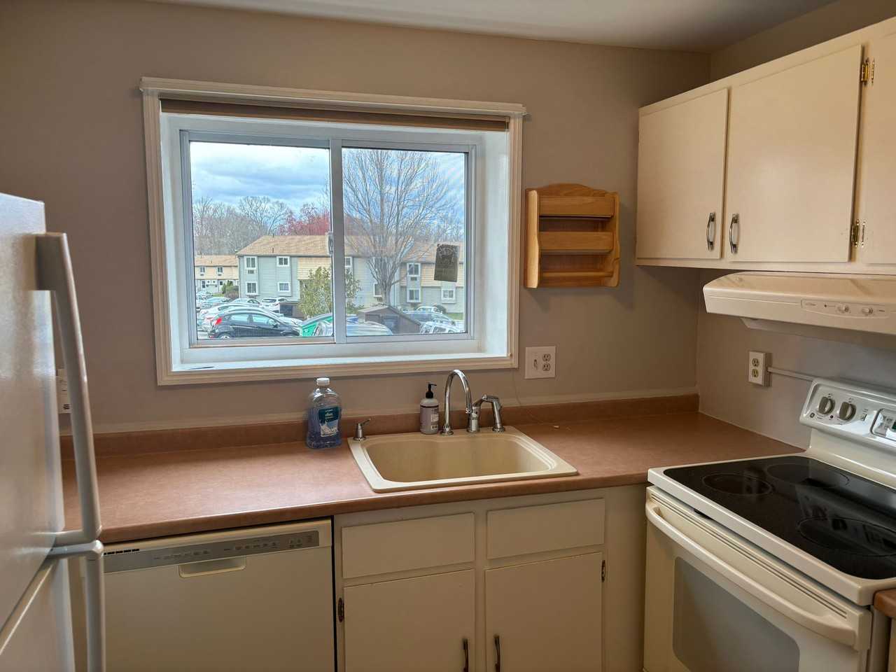 10 Carillon Dr #A - Photo 6 of 24