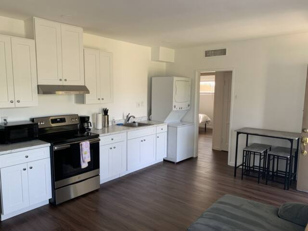 127 E 27th St #1 - Photo 3 of 12