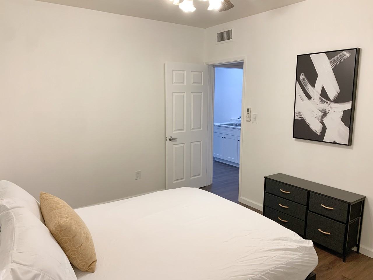 127 E 27th St #1 - Photo 7 of 12