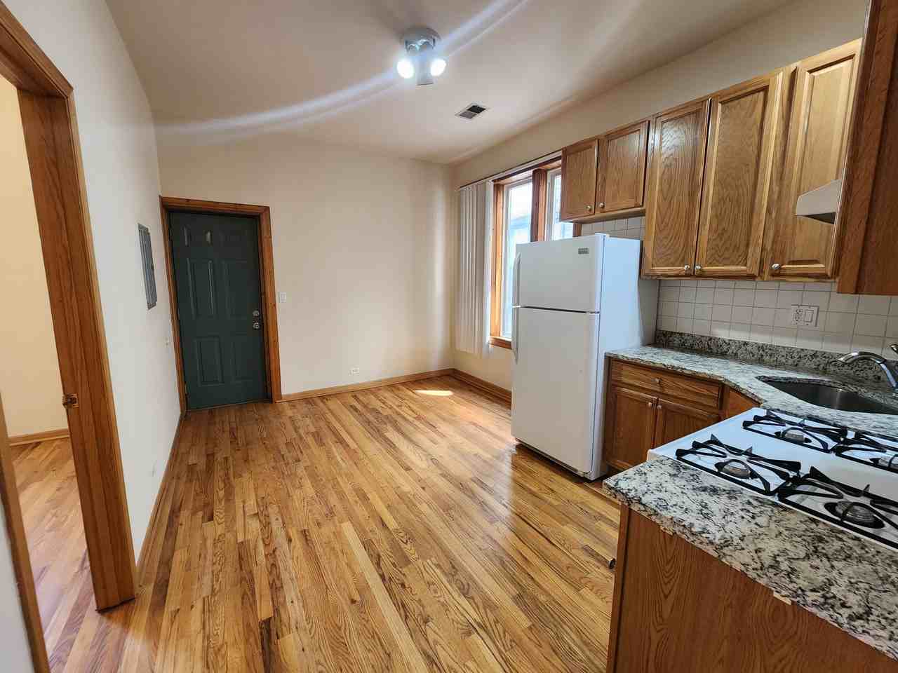 2048 N Western Ave #2R - Photo 3 of 13