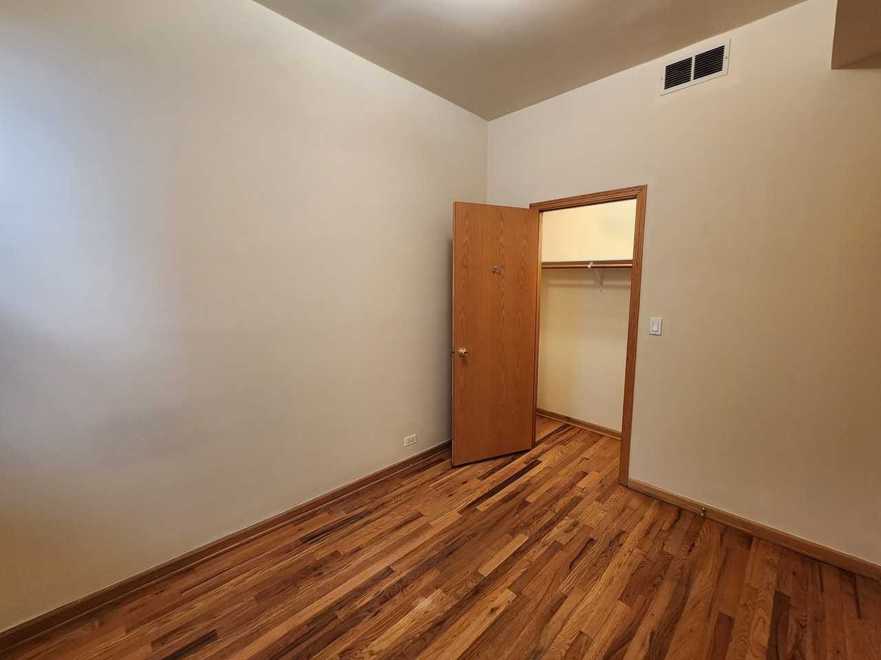 2048 N Western Ave #2R - Photo 6 of 13