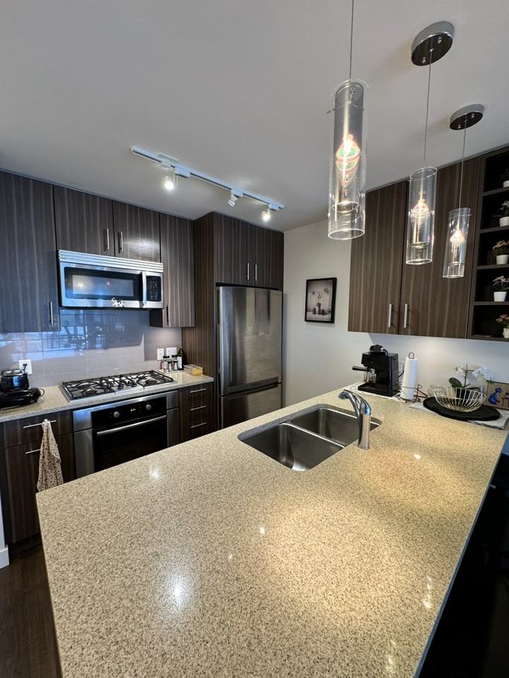 608 Belmont St - Photo 6 of 19