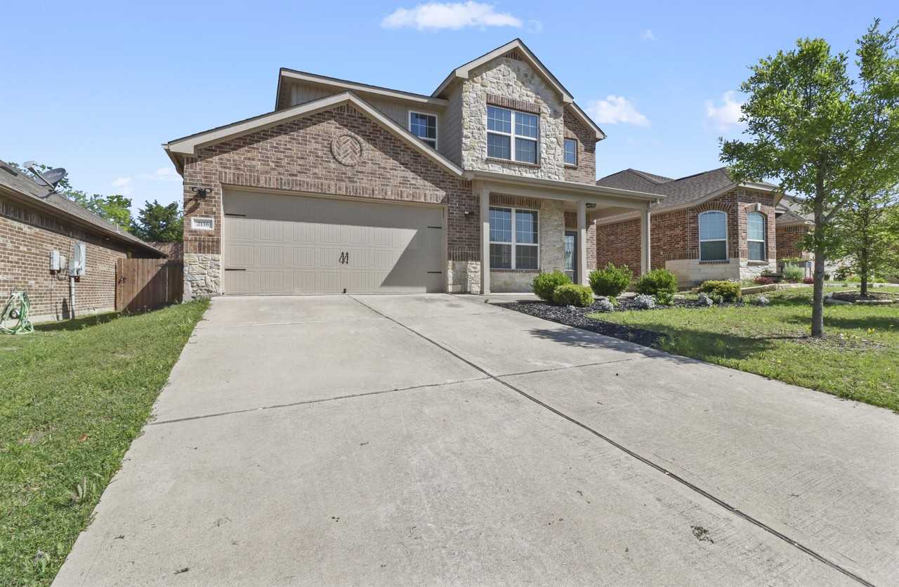 2136 Mulberry Dr #1 - Photo 2 of 15