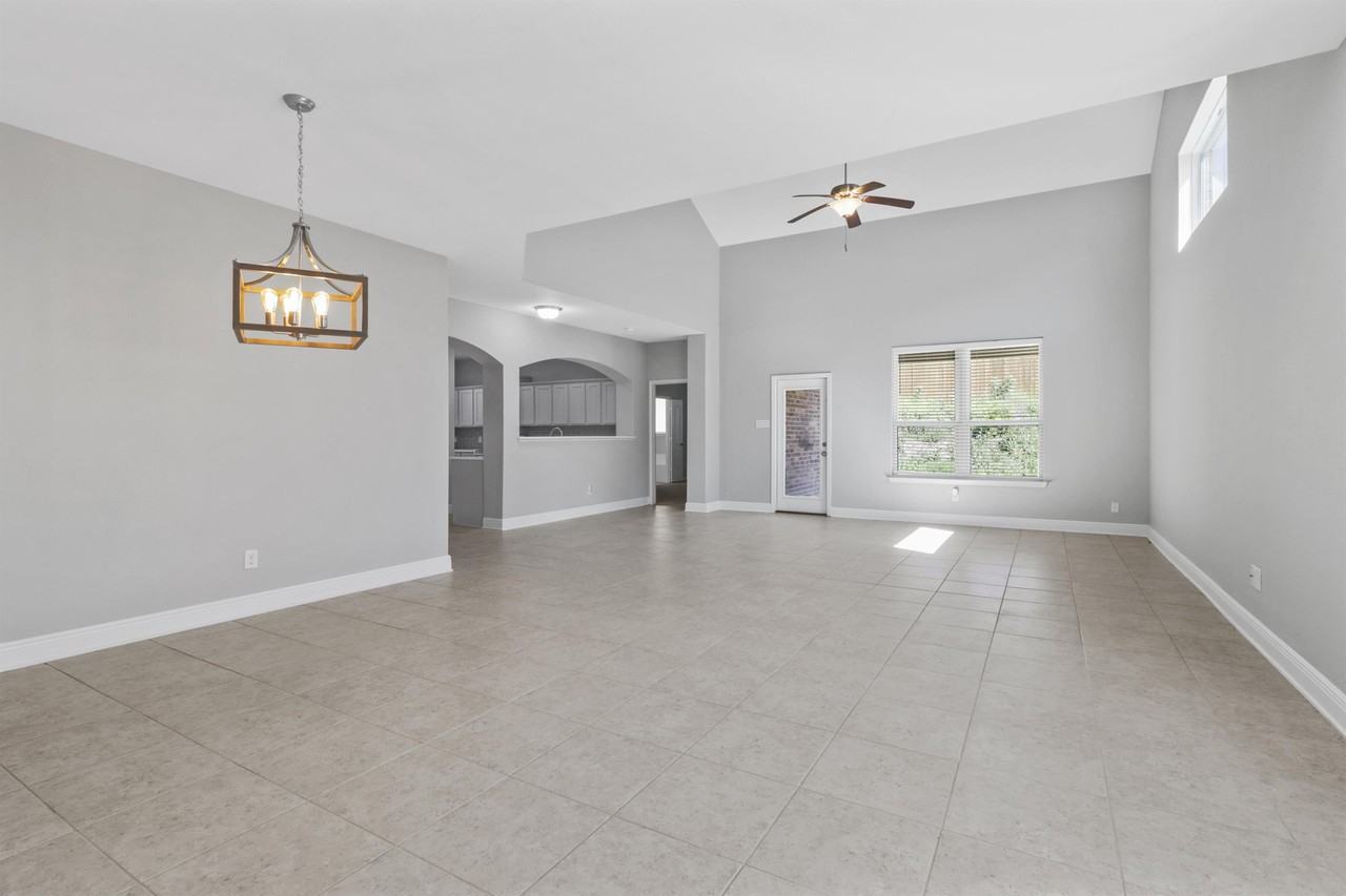 2136 Mulberry Dr #1 - Photo 4 of 15