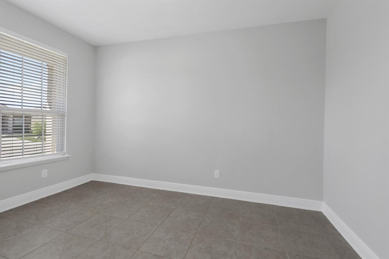 2136 Mulberry Dr #1 - Photo 6 of 15