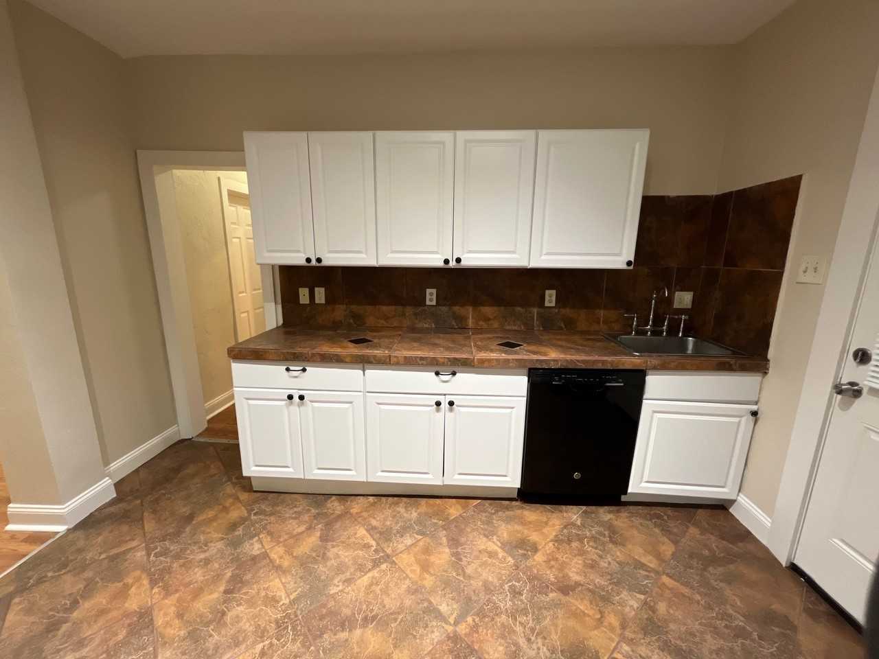 6846 Thomas Blvd #1 - Photo 4 of 35