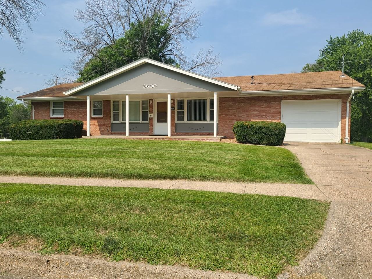 Elm Village Apartments - Photo 2 of 7