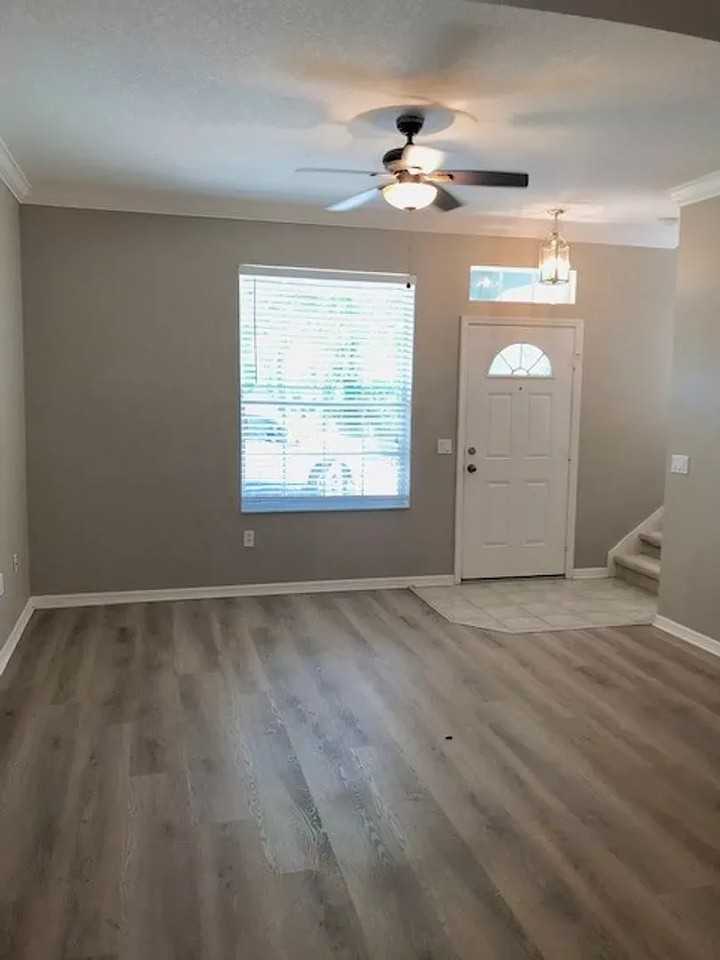 5513 Somersby Rd - Photo 4 of 35