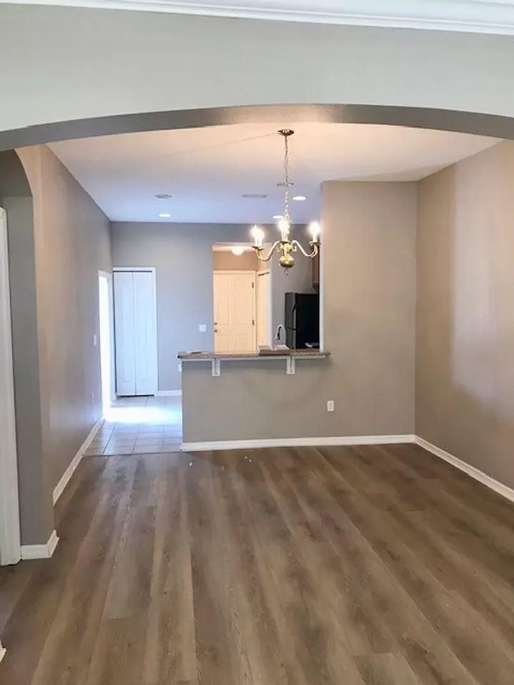5513 Somersby Rd - Photo 5 of 35