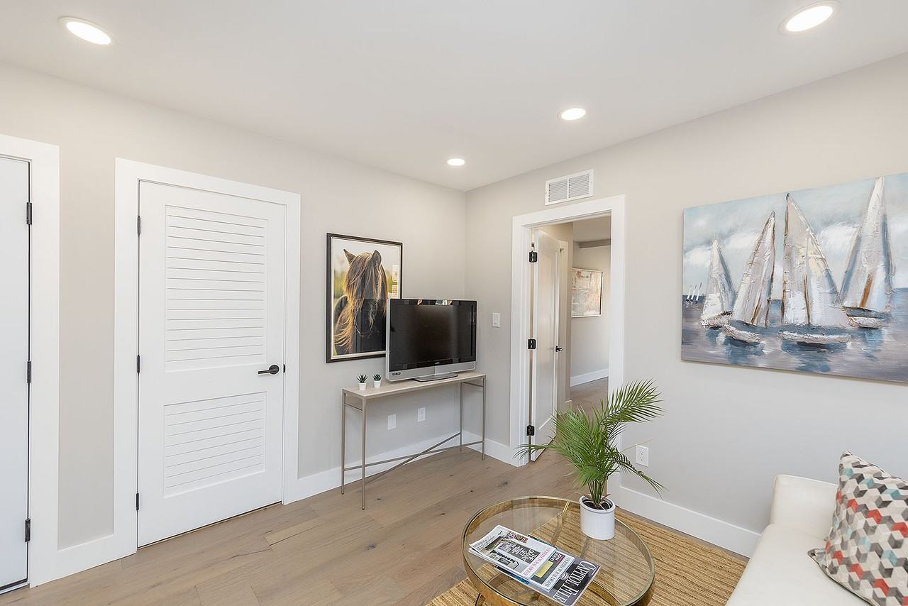 125 S Braddock St #202 - Photo 2 of 15
