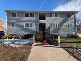 featured image of 423 E Dunn St
