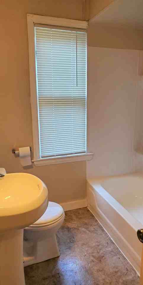 Juneau Apartments in Cold Spring Park, Milwaukee, WI 53208 Zumper