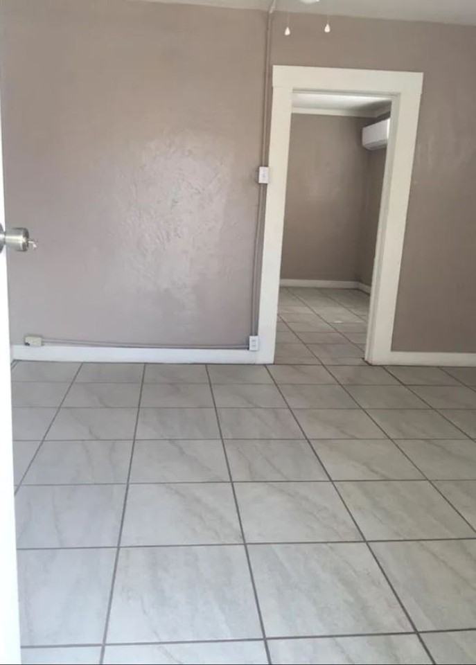 2904 Morehead Ave - Photo 2 of 7