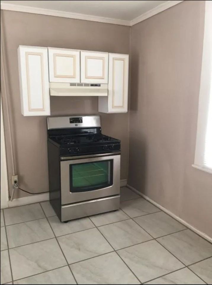 2904 Morehead Ave - Photo 3 of 7