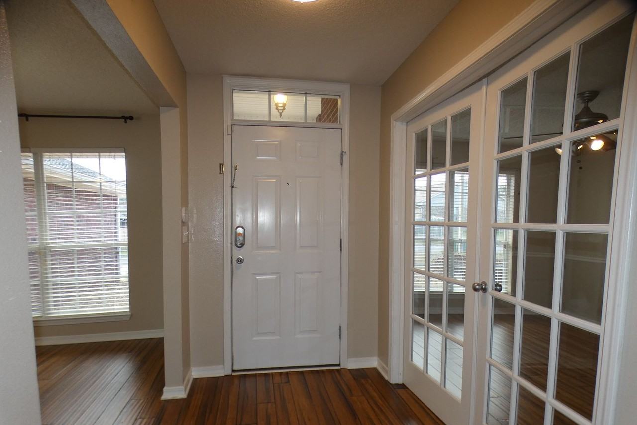 4766 Thousand Oaks Blvd - Photo 4 of 32