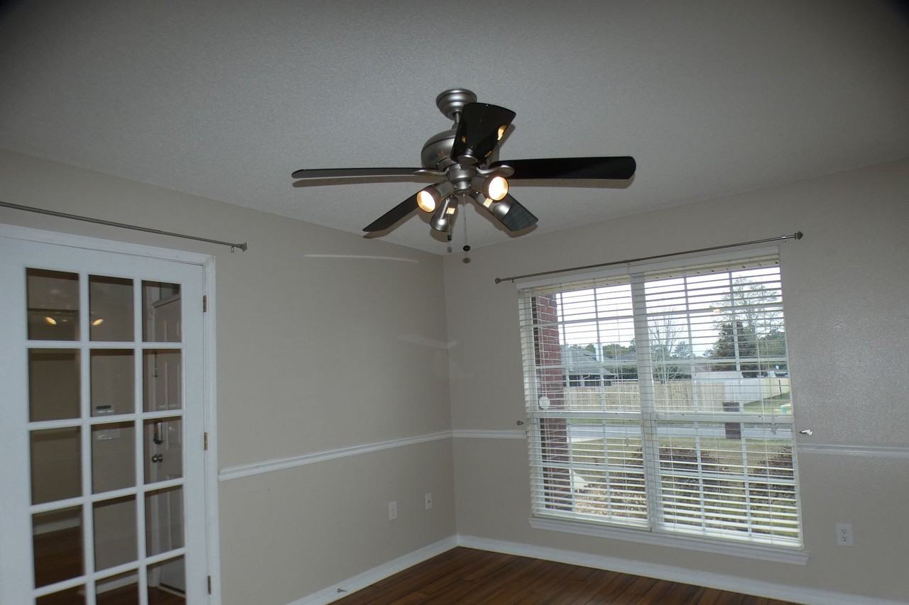 4766 Thousand Oaks Blvd - Photo 6 of 32