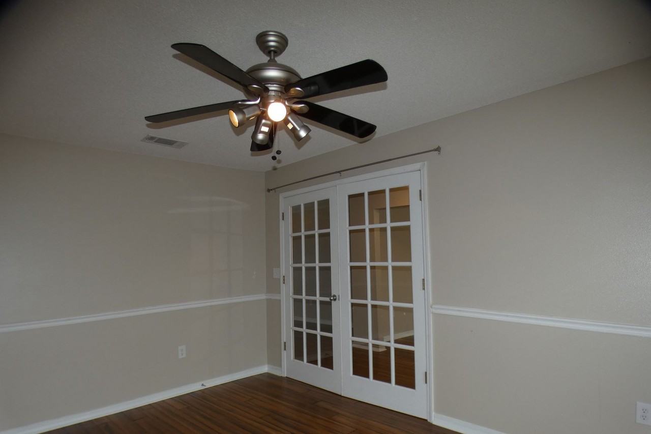 4766 Thousand Oaks Blvd - Photo 7 of 32