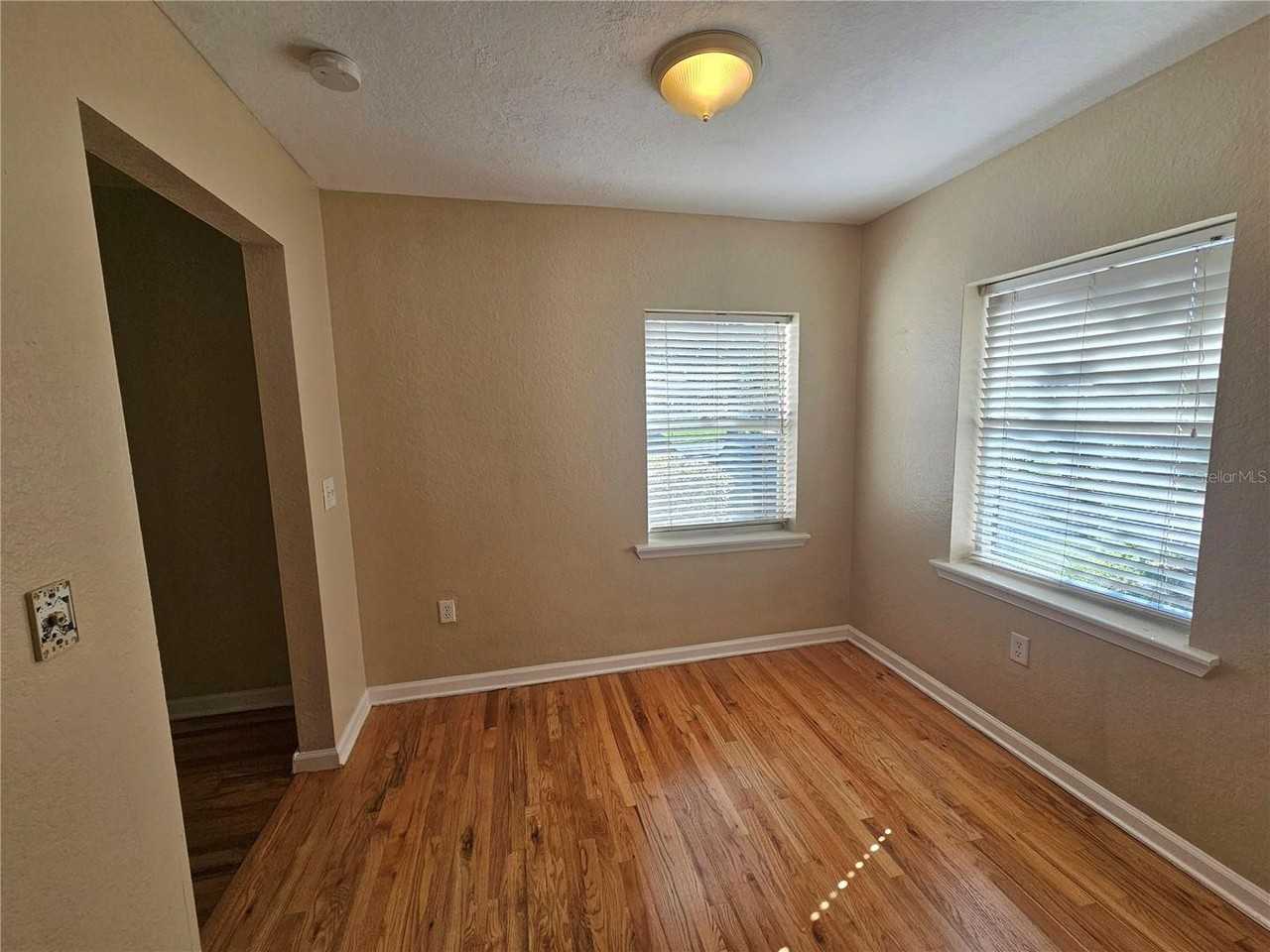 2009 E Washington St - Photo 2 of 16