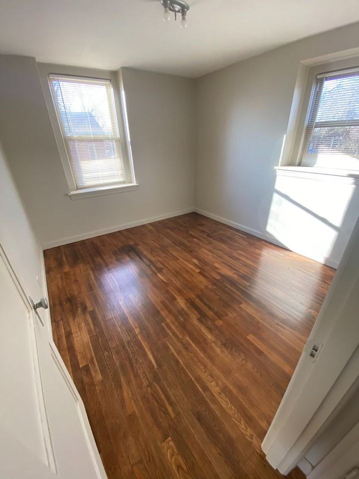 321 Spruce St - Photo 3 of 9