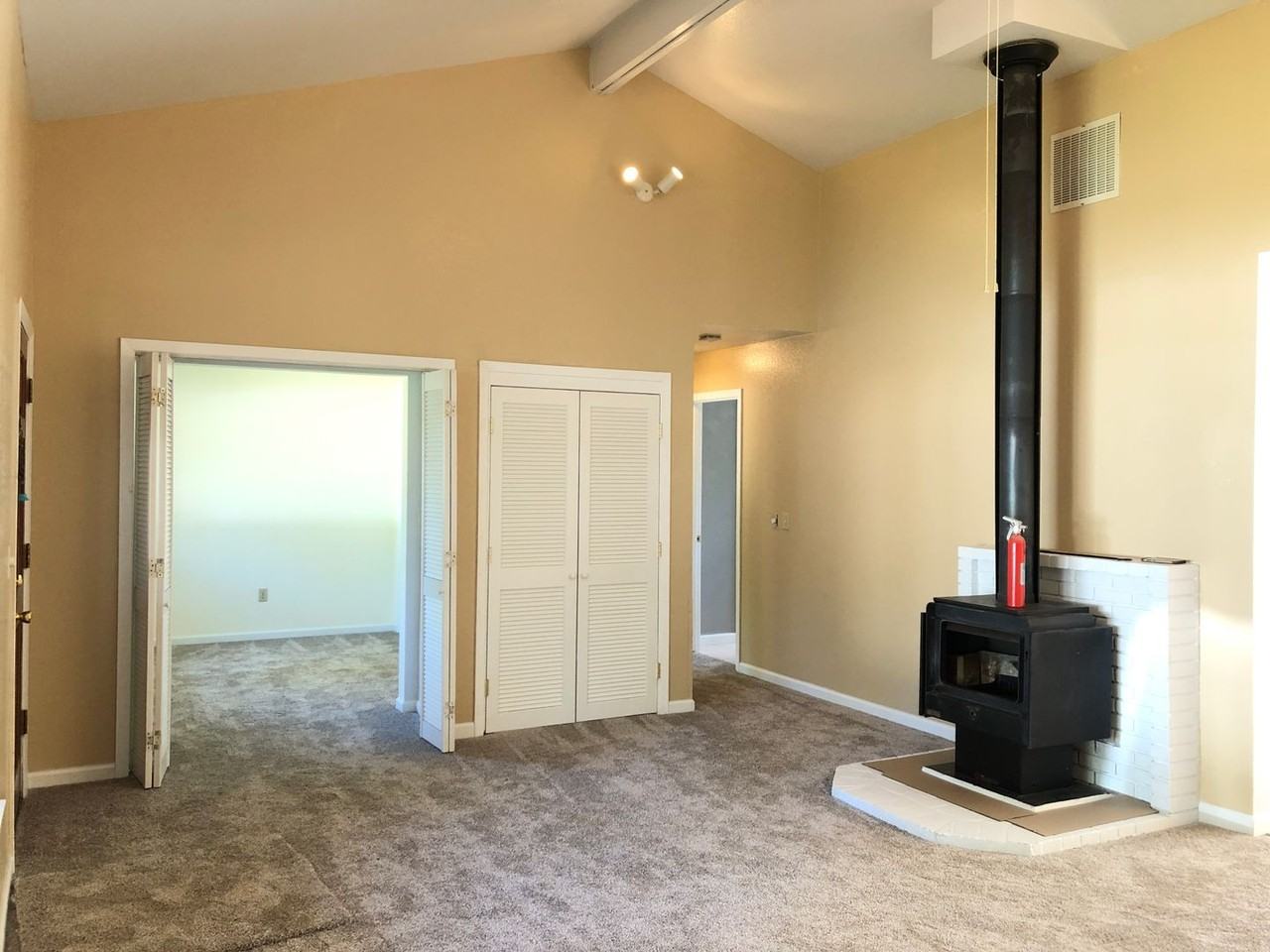 16407 Alexandra Way - Photo 7 of 32