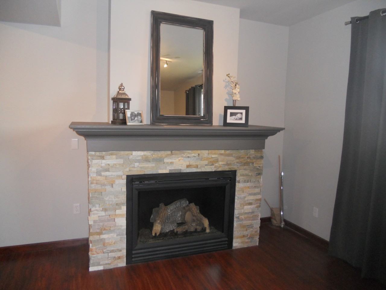 1702 E Hobert Ave - Photo 2 of 9