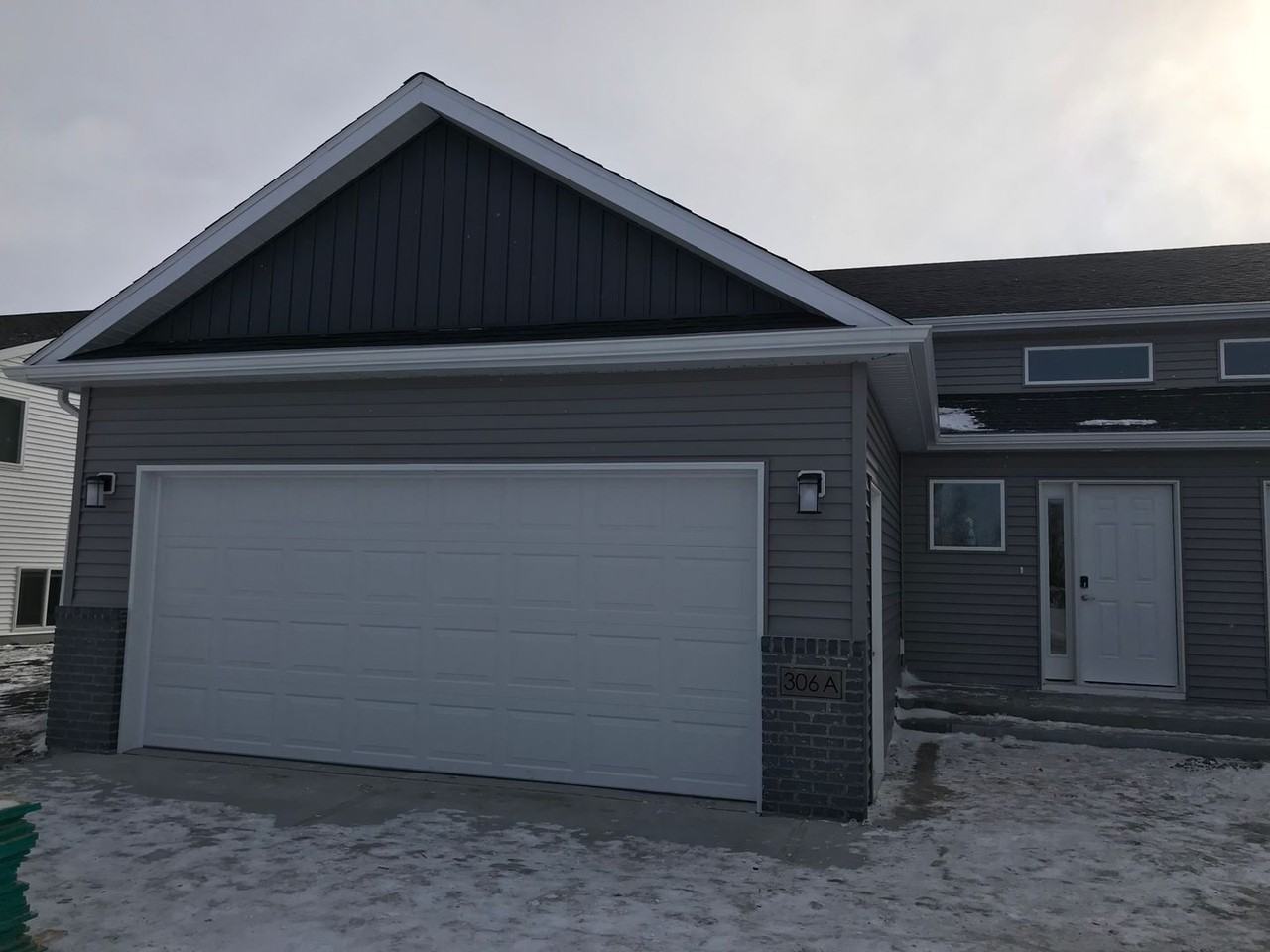 305A Torontos Ct - Photo 2 of 9