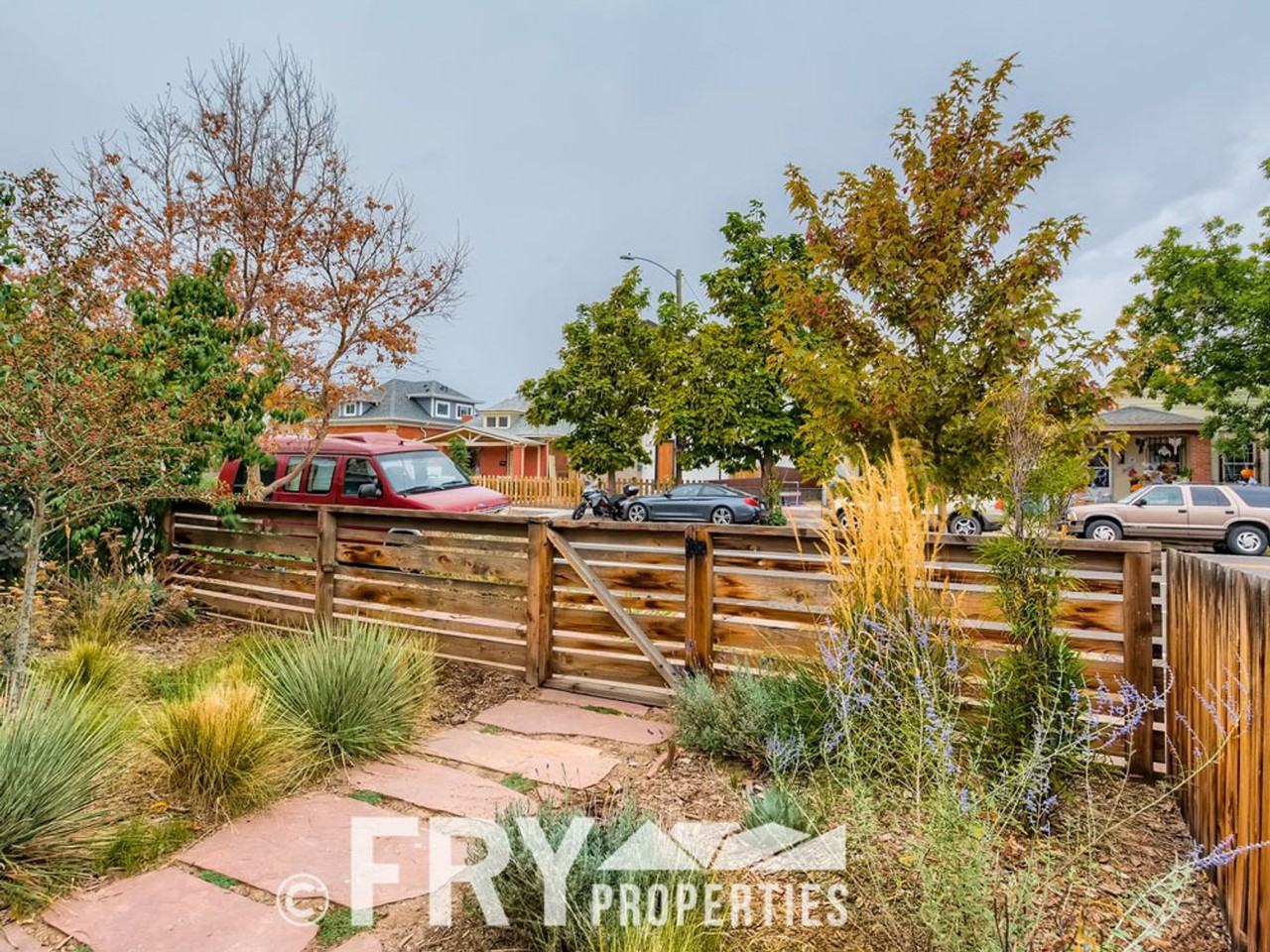 3634 N Williams St - Photo 2 of 11