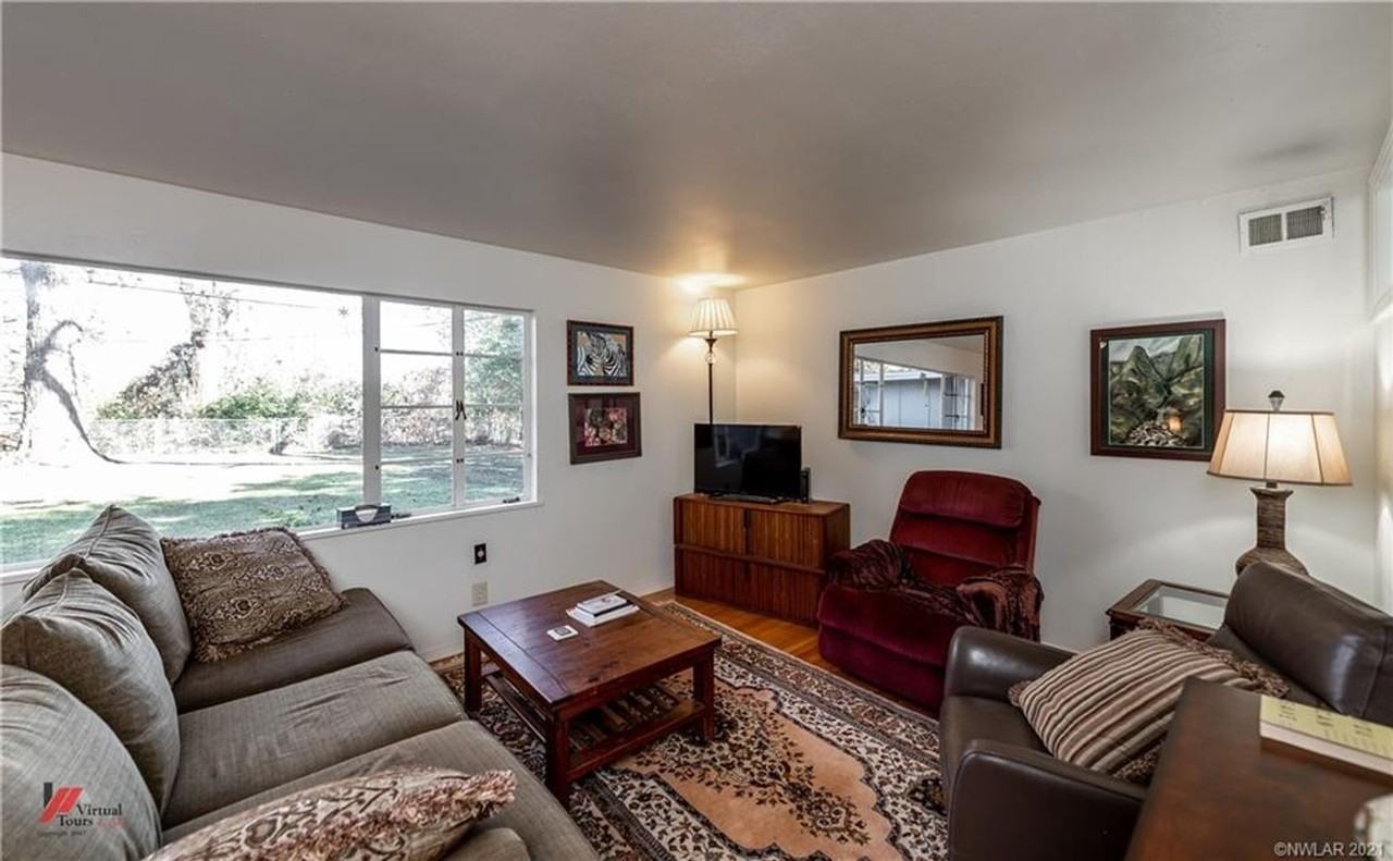 2603 West Cavett Drive - Photo 6 of 11