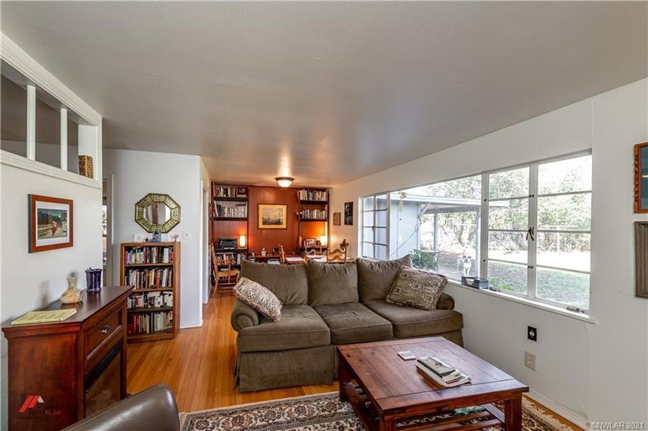 2603 West Cavett Drive - Photo 7 of 11