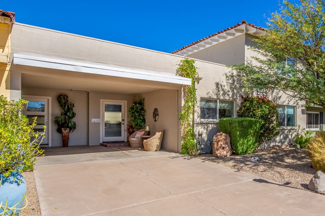 7644 E Coolidge St - Photo 2 of 32