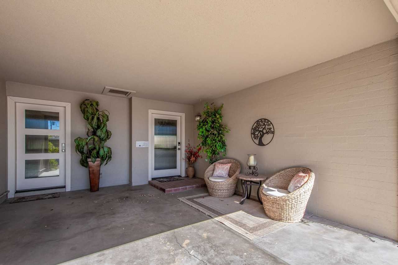 7644 E Coolidge St - Photo 3 of 32