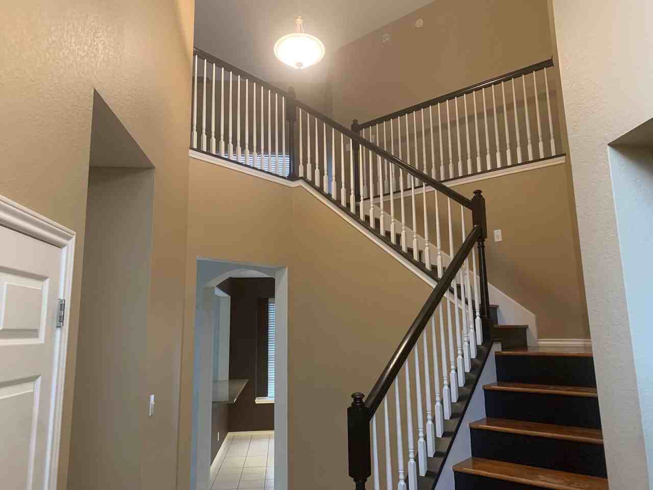 1018 Lone Buck Pass - Photo 2 of 28