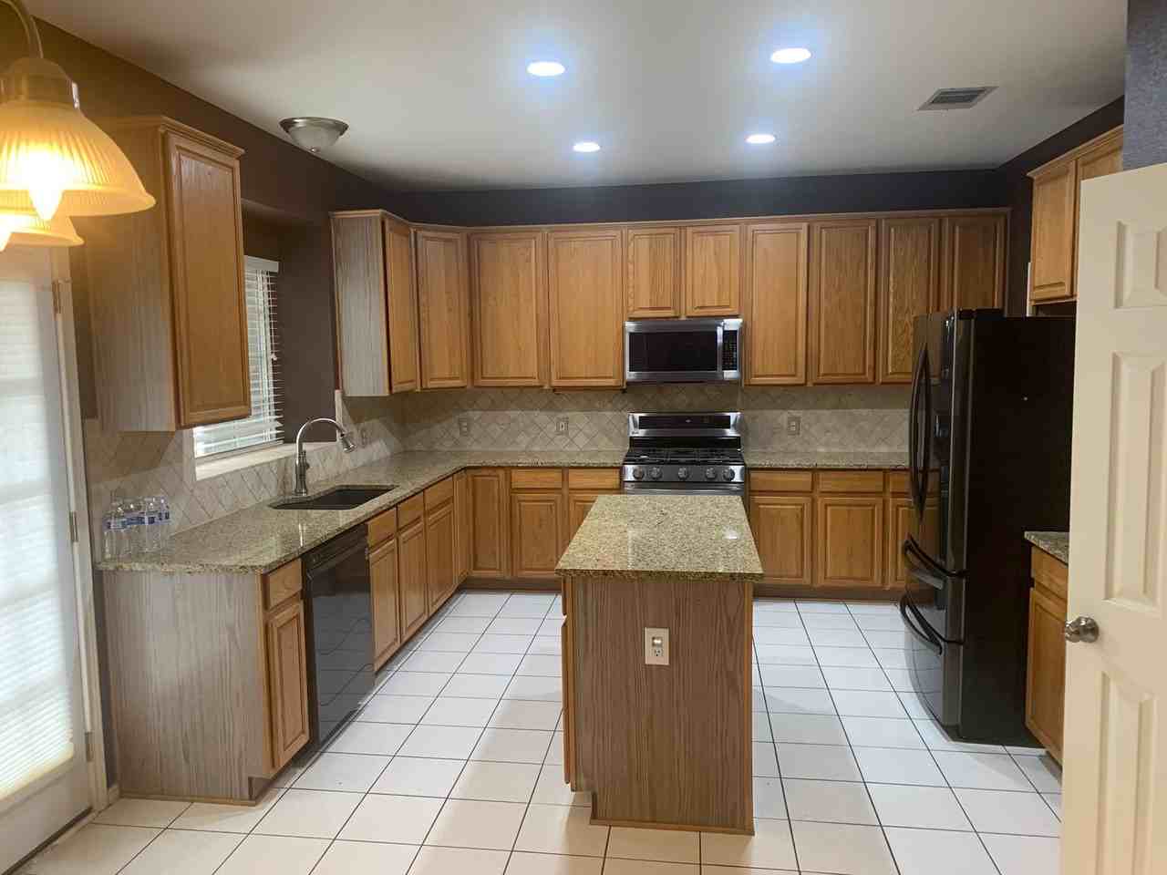 1018 Lone Buck Pass - Photo 3 of 28