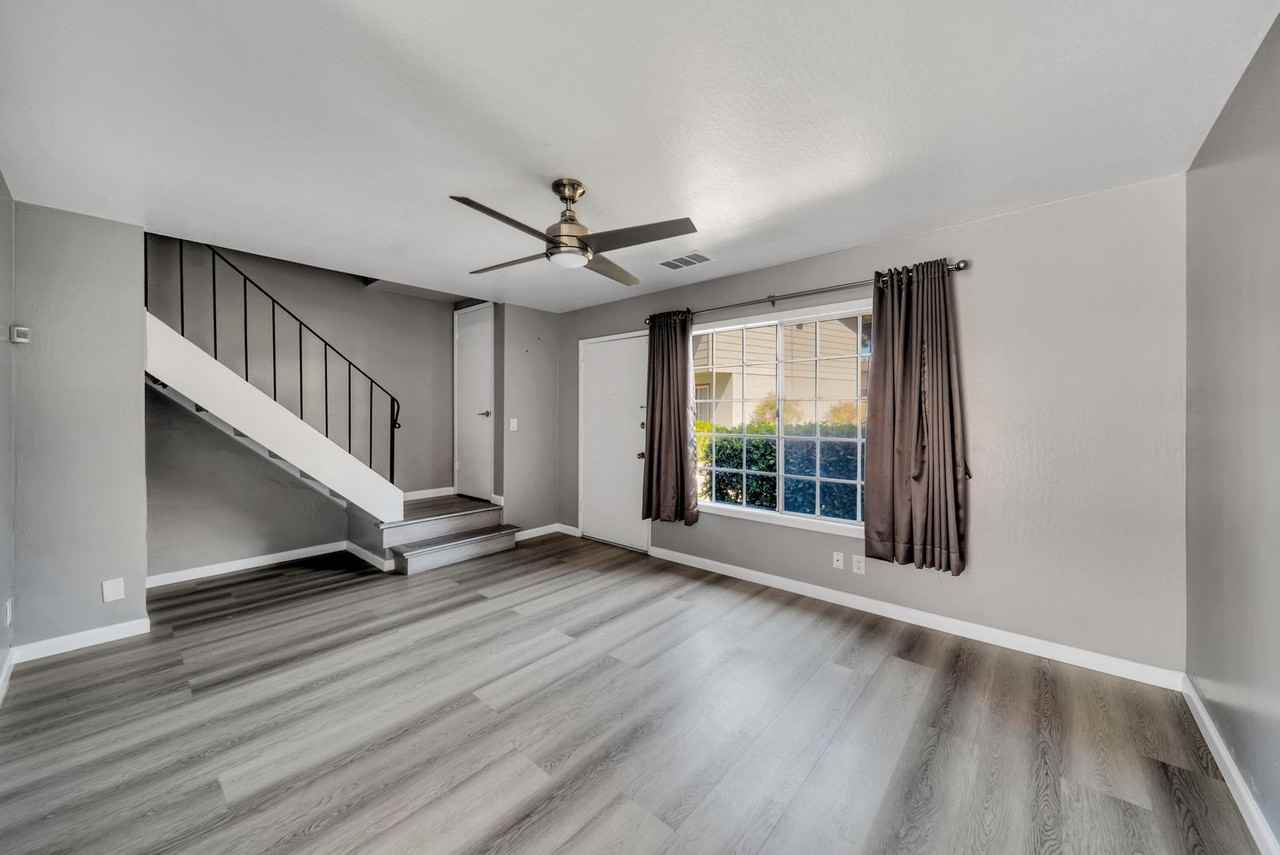 34134 Chamberlain Ter - Photo 3 of 24