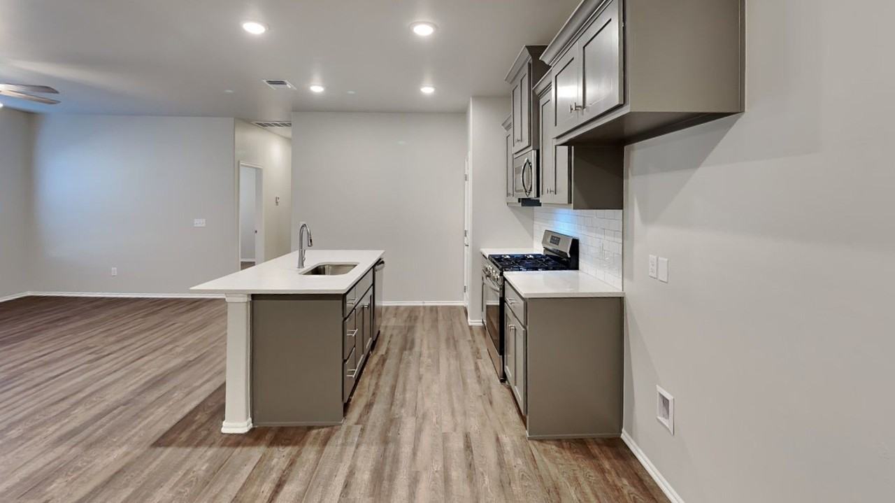 9337 Nw 124th St - Photo 5 of 20