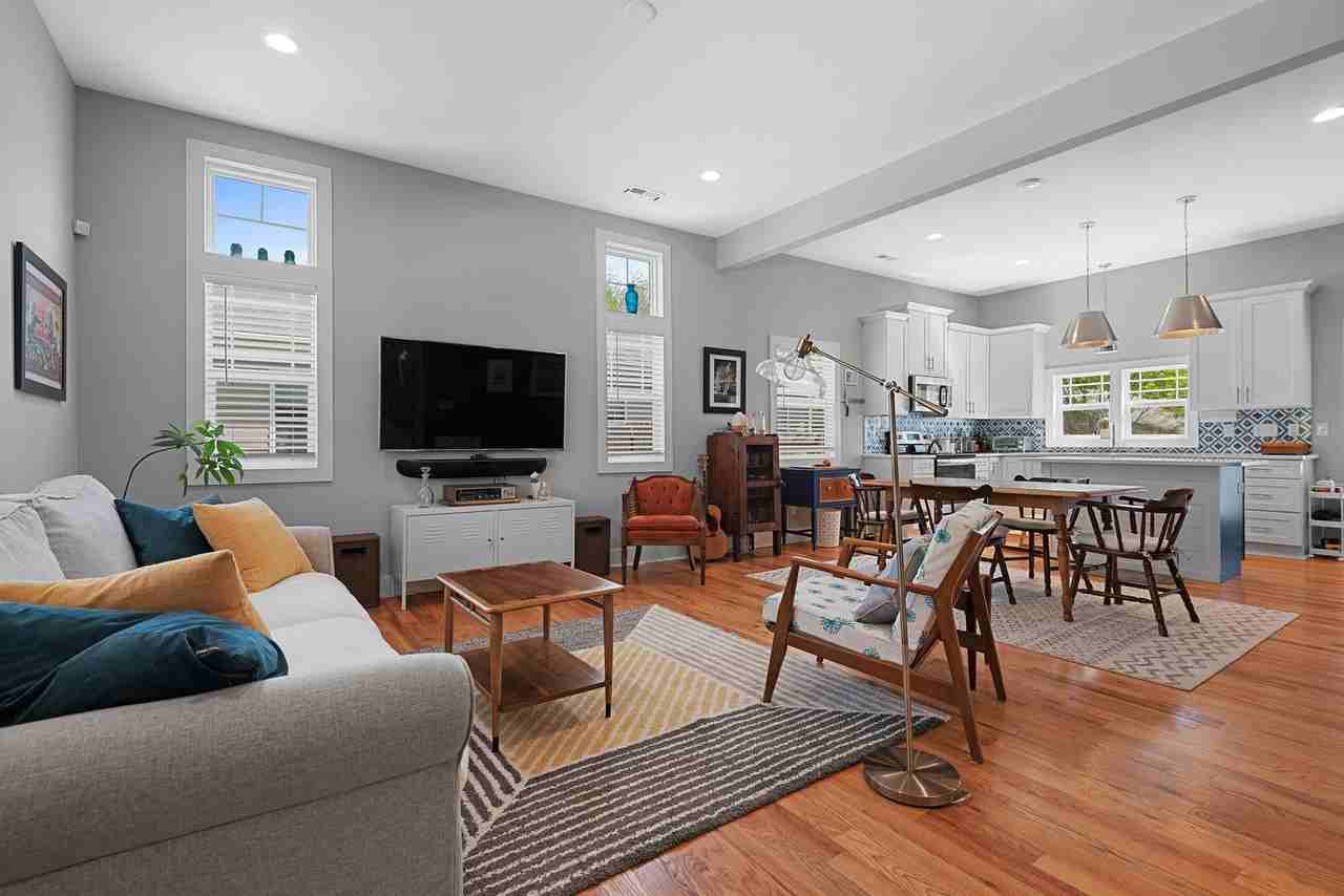 1021 Moreland Ave - Photo 3 of 22