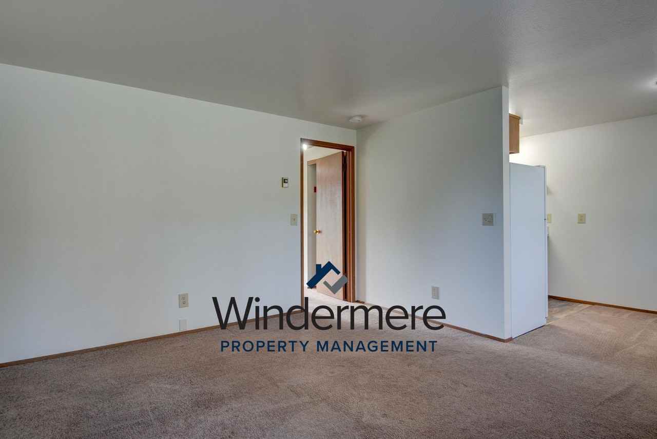 M1548: 865 N Oak Harbor St - Photo 7 of 27