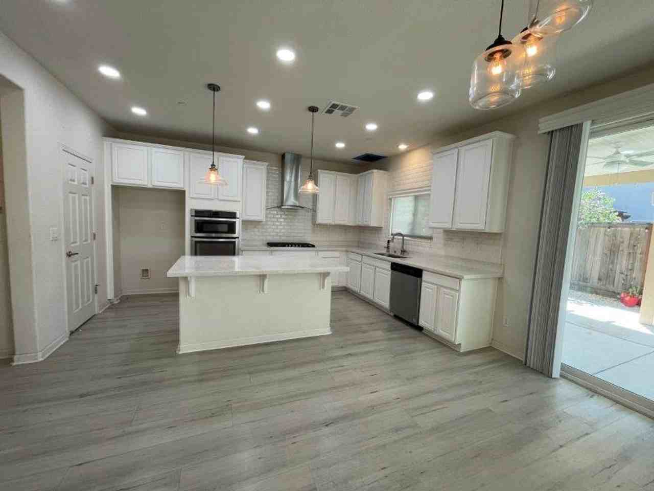 9976 Asilomar Ln - Photo 5 of 36