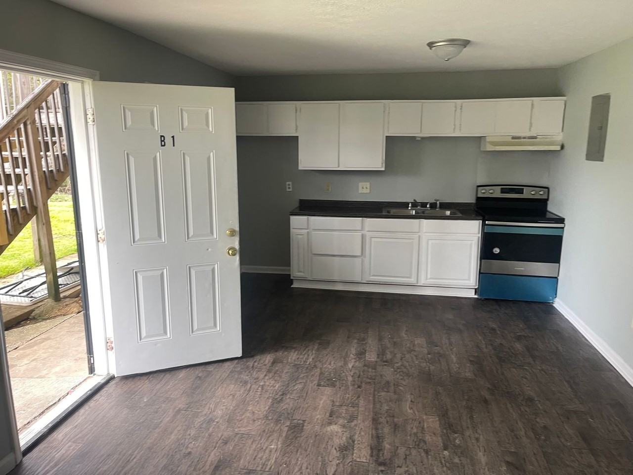 140 Jackson W Blvd - Photo 2 of 9